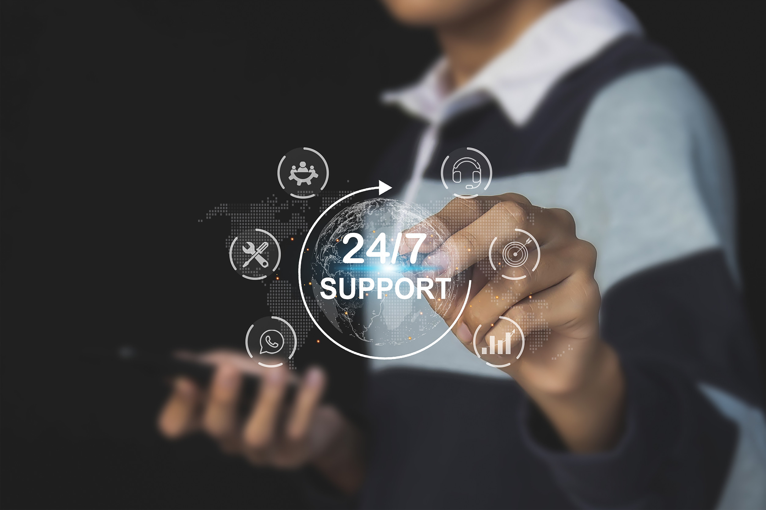24/7 Support. Customer support. Business and technology concept.